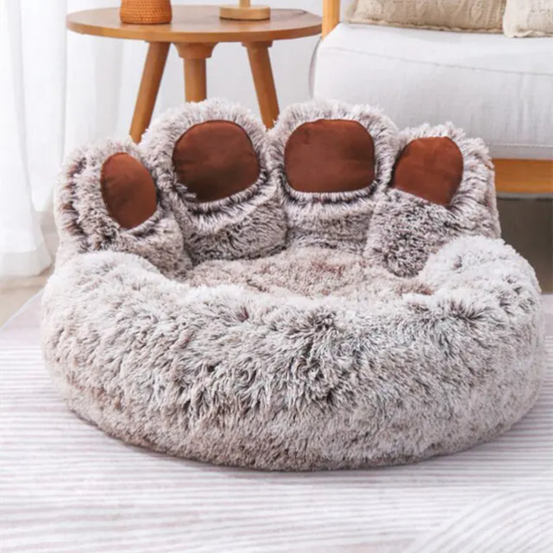 Plush Paw-Shaped Pet Bed by Warmen Zwinger