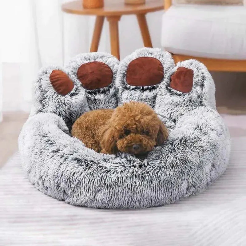 Plush Paw-Shaped Pet Bed by Warmen Zwinger